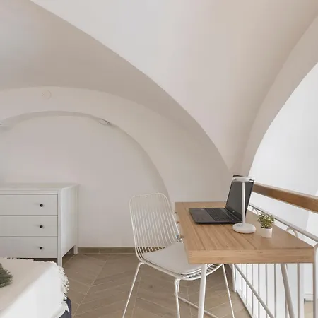 Apartment Stilvoll Im Herzen Der Stadt - Casuzza Grimaldi