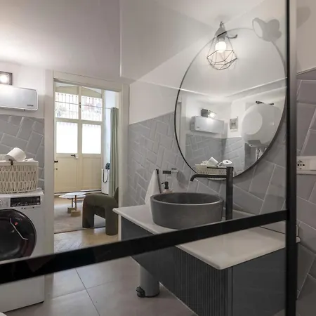 Apartment Stilvoll Im Herzen Der Stadt - Casuzza Grimaldi *